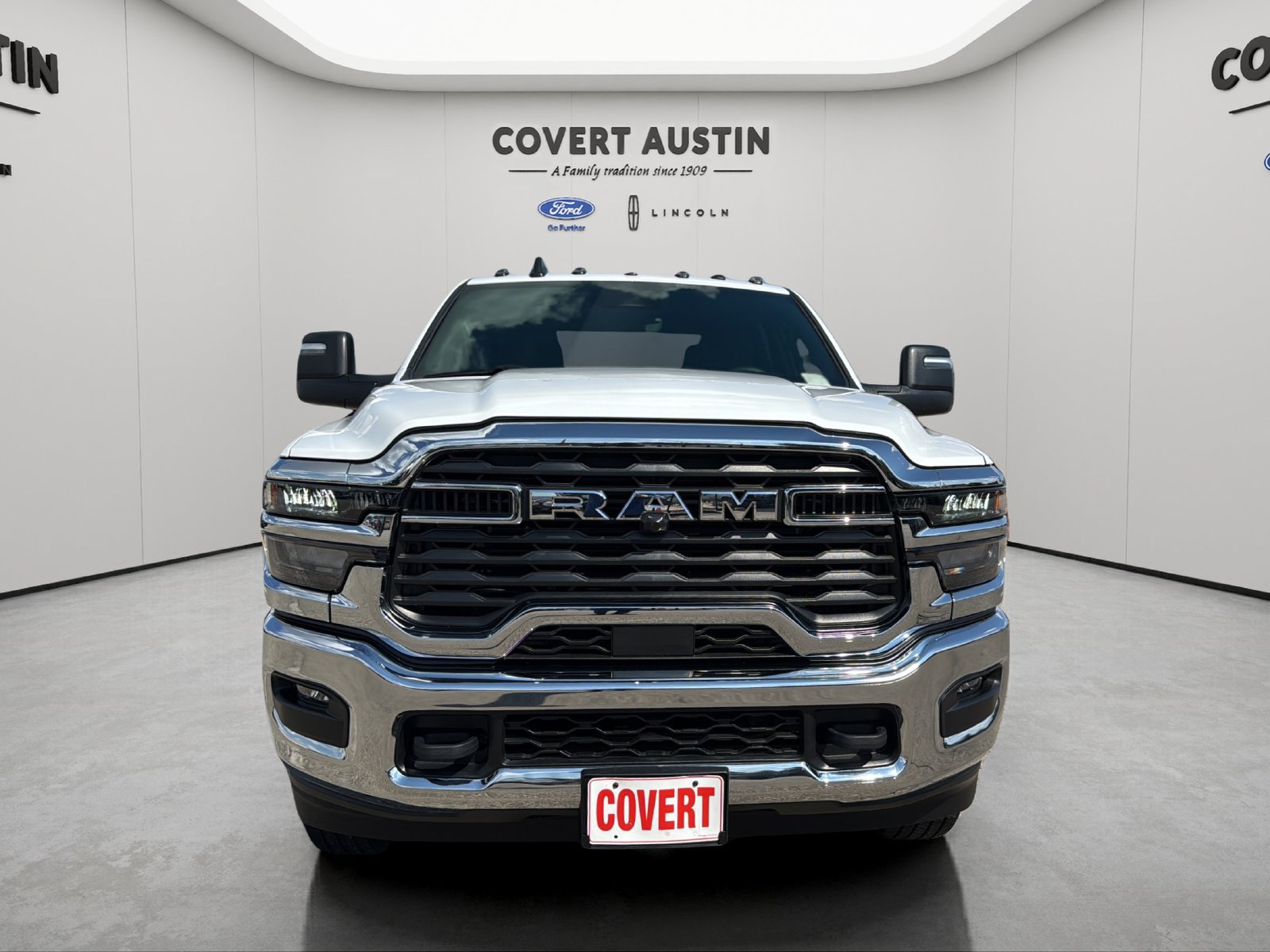 Used 2026 RAM 2500 Tradesman w/ Chrome Appearance Group AWD/4WD image 8