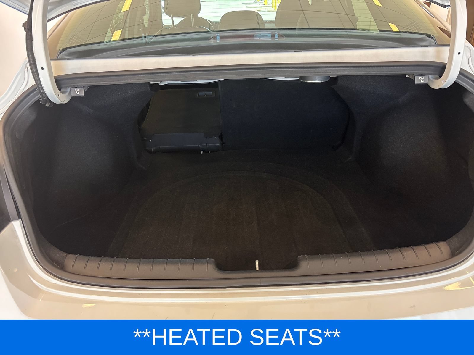 Used 2024 Hyundai Elantra Limited FWD image 11