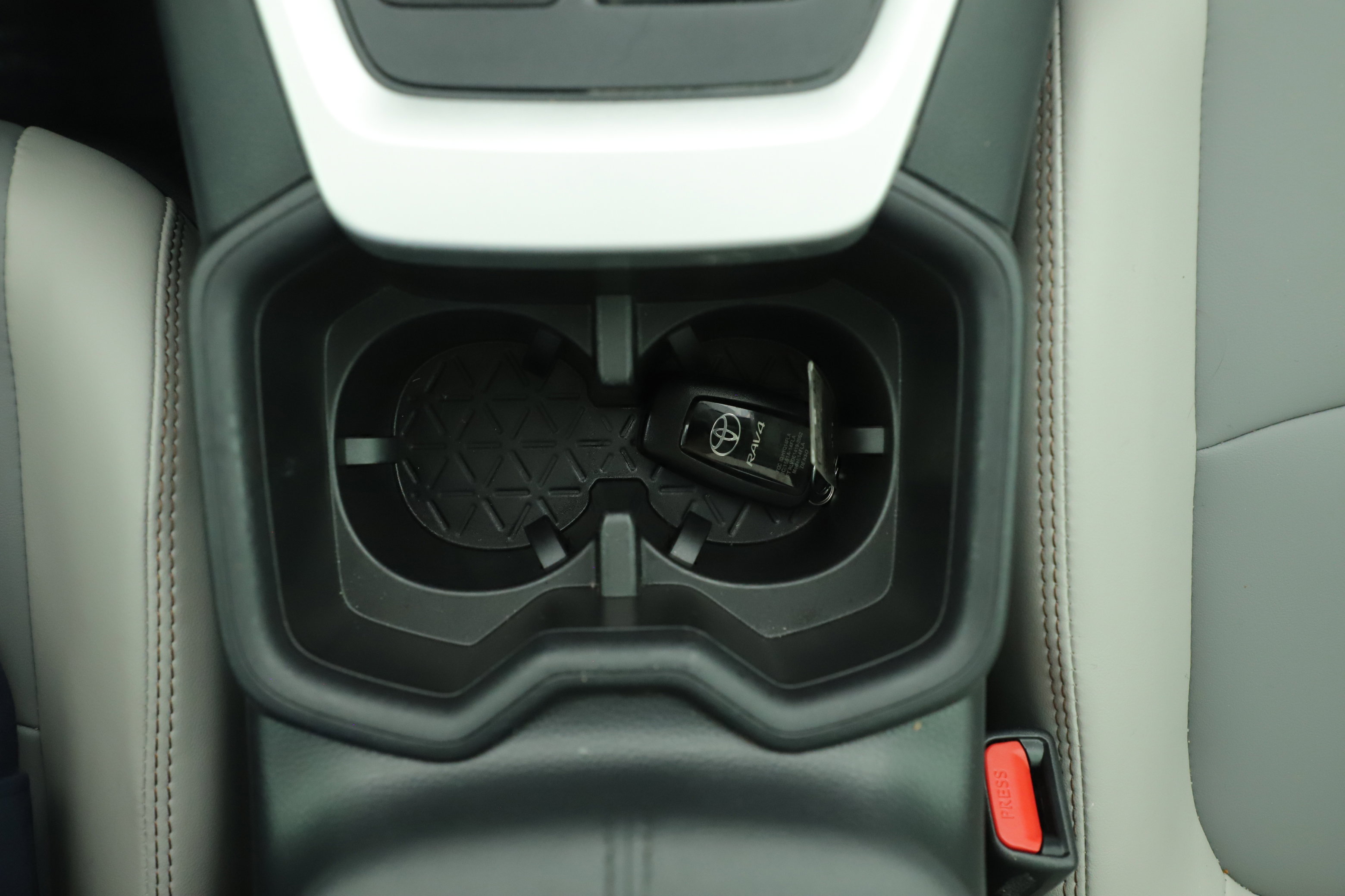 Used 2025 Toyota RAV4 XLE Premium FWD image 18