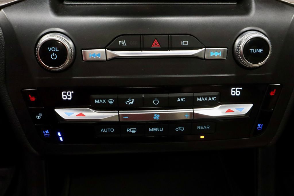 Certified 2020 Ford Explorer Limited w/ Class III Trailer Tow Package AWD/4WD image 31