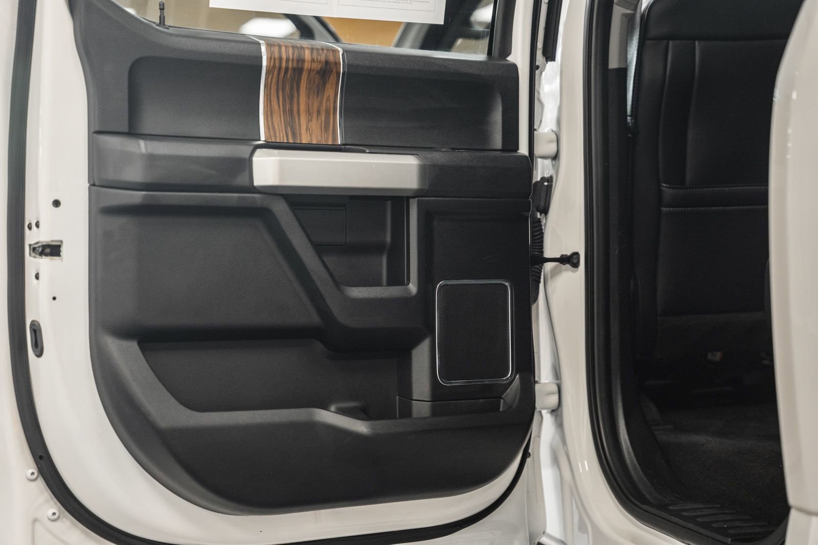 Certified 2019 Ford F150 Lariat w/ Equipment Group 502A Luxury image 44