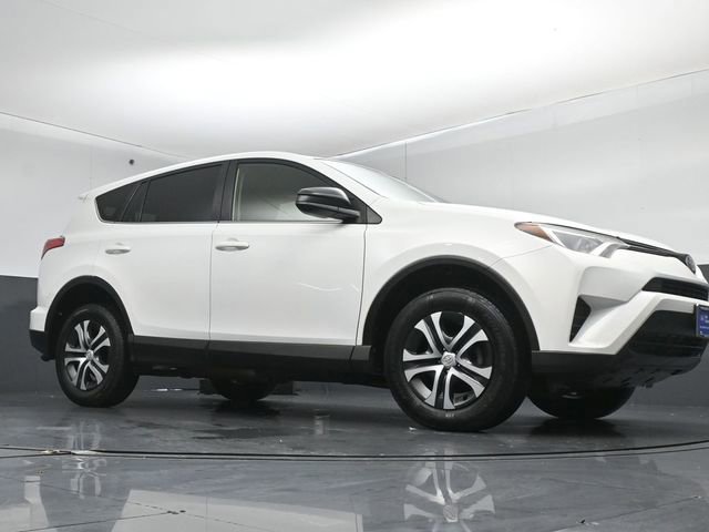 Used 2018 Toyota RAV4 LE w/ All Weather Liner Package AWD/4WD image 20