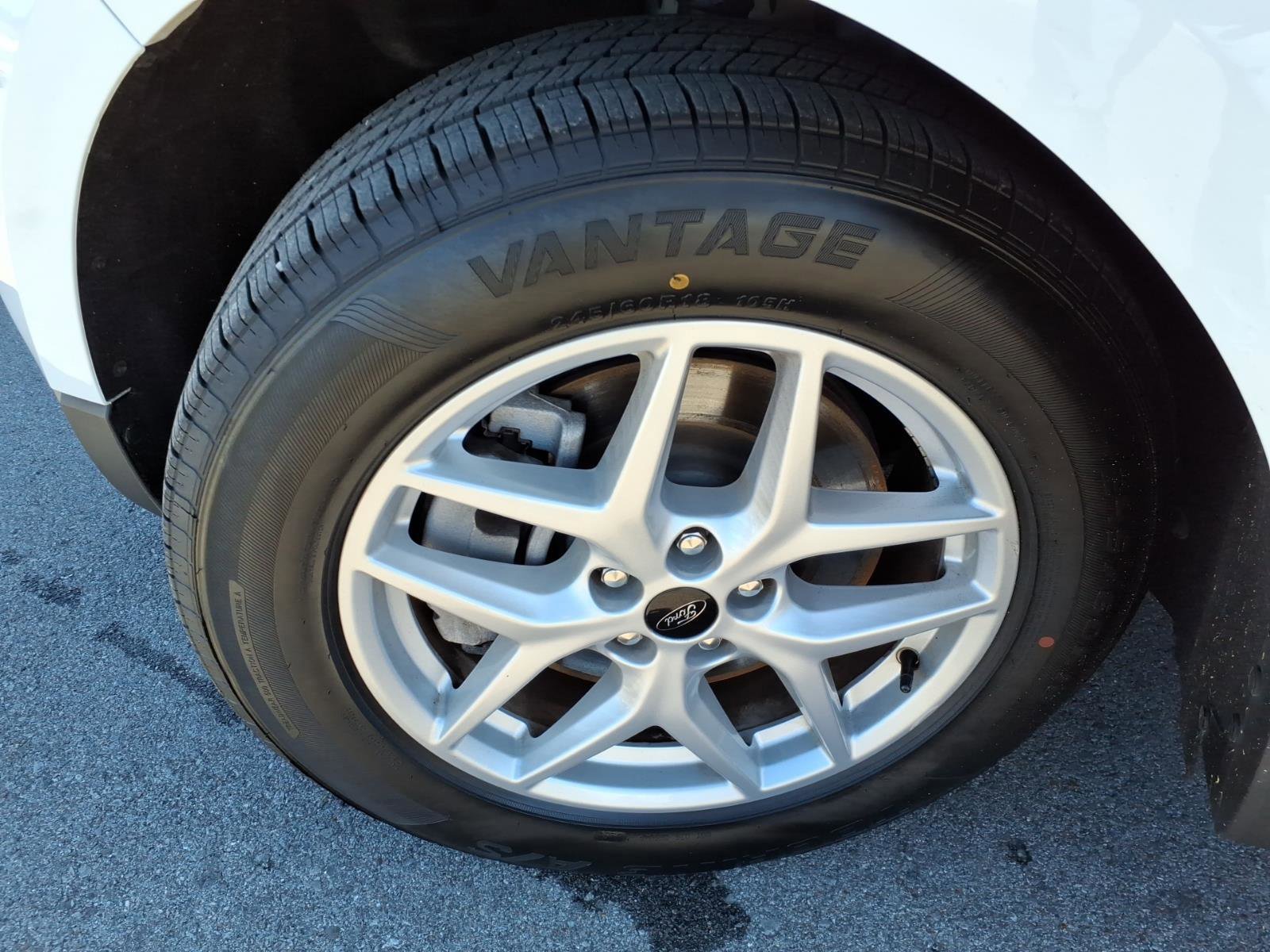 Certified 2024 Ford Edge SEL image 9