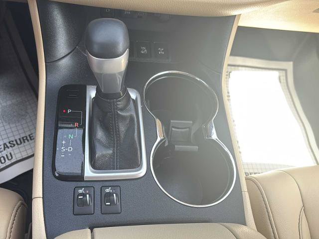 Used 2019 Toyota Highlander XLE AWD/4WD image 27