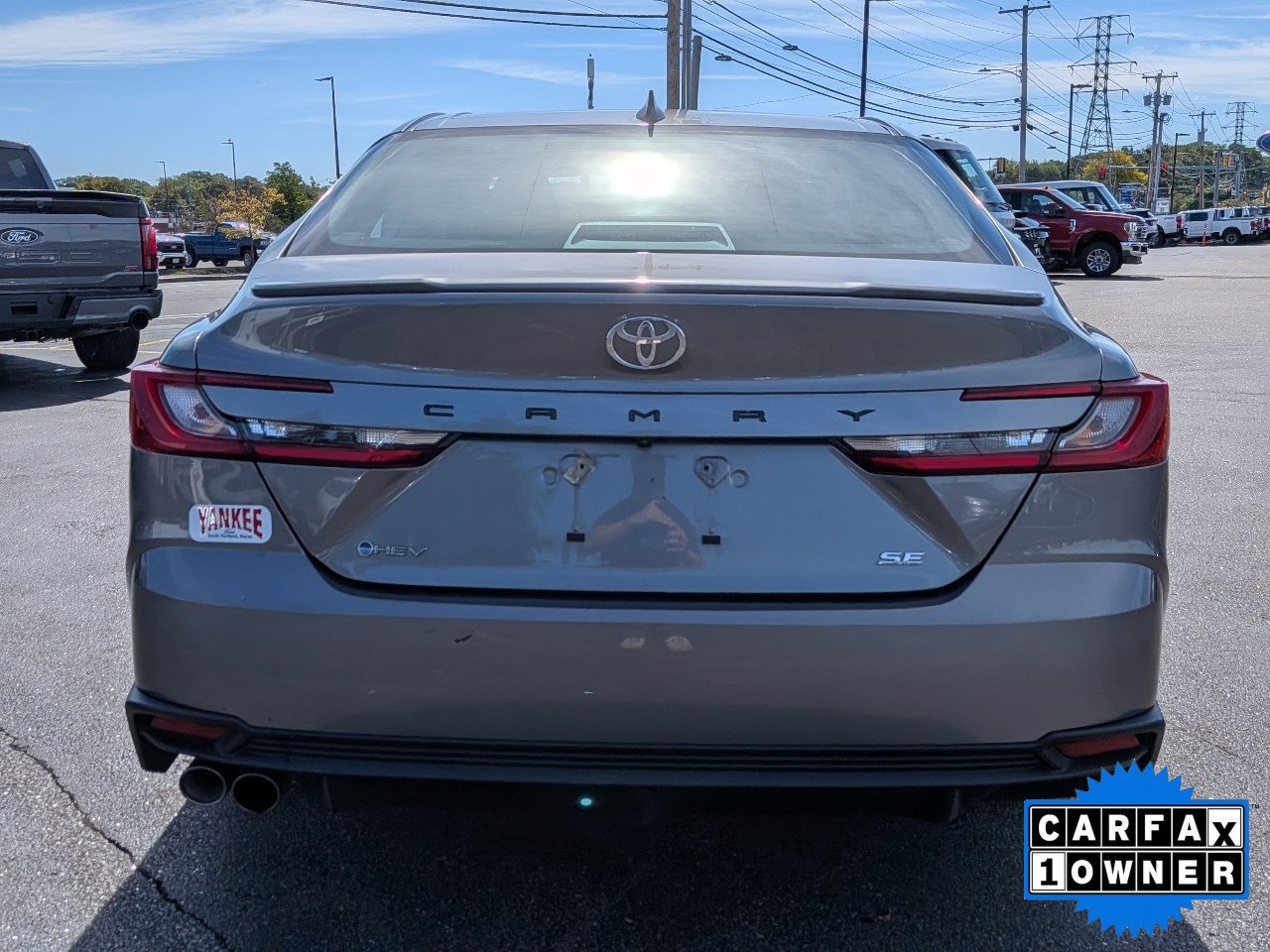 Used 2025 Toyota Camry SE FWD image 5