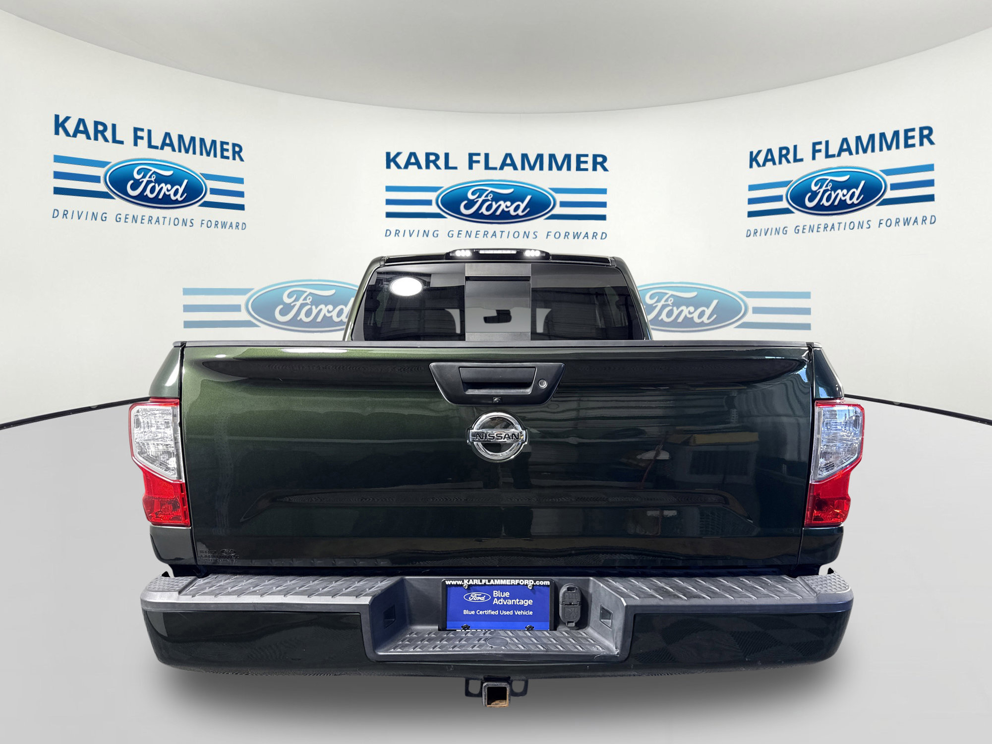 Used 2019 Nissan Titan PRO-4X image 4