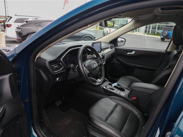 Certified 2020 Ford Escape Titanium w/ Titanium Premium Package 2.0 AWD/4WD image 21