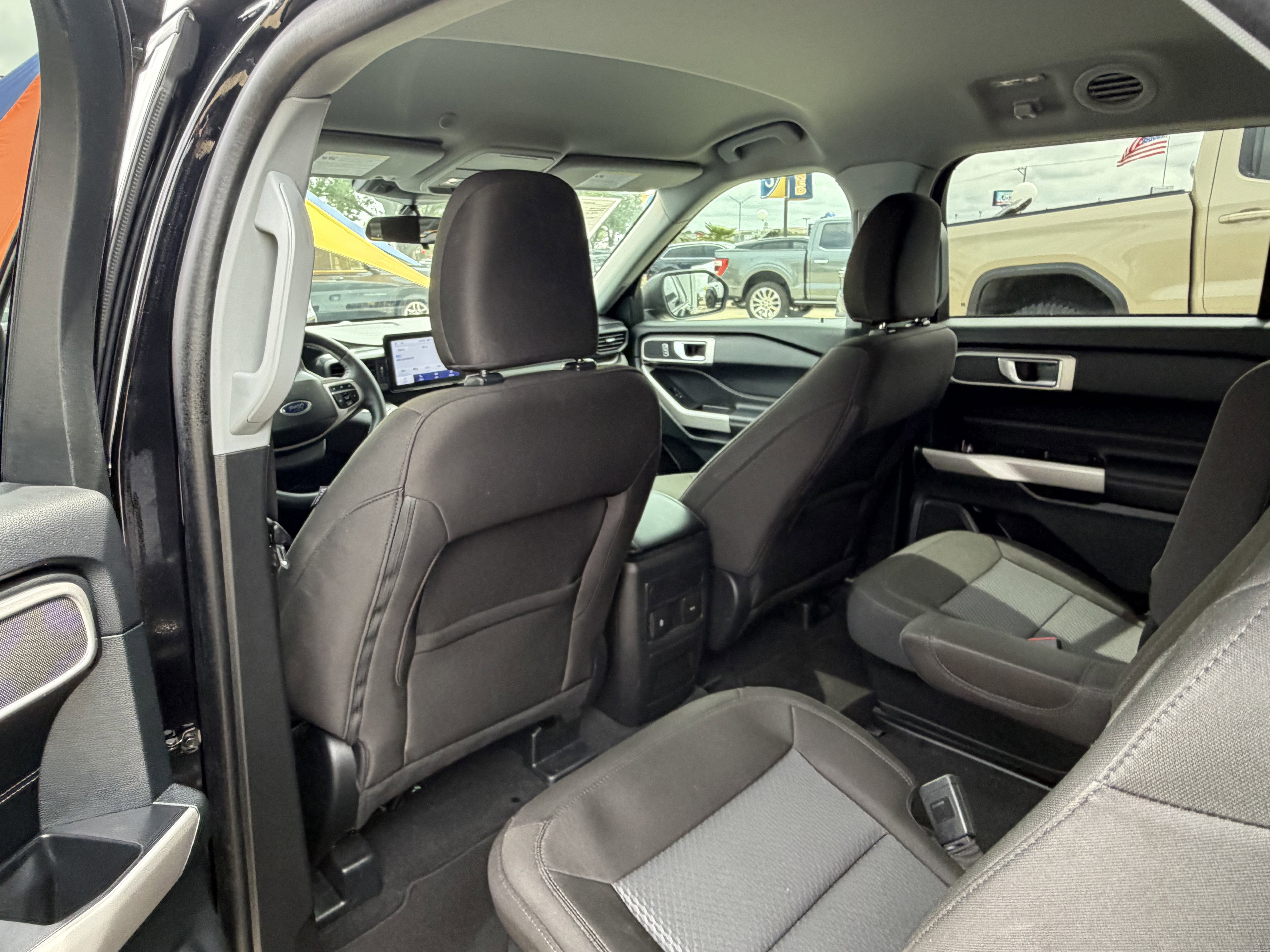 Certified 2024 Ford Explorer XLT RWD image 14