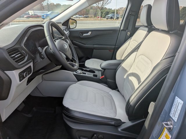 Certified 2024 Ford Escape SE w/ PHEV Premium Package image 15