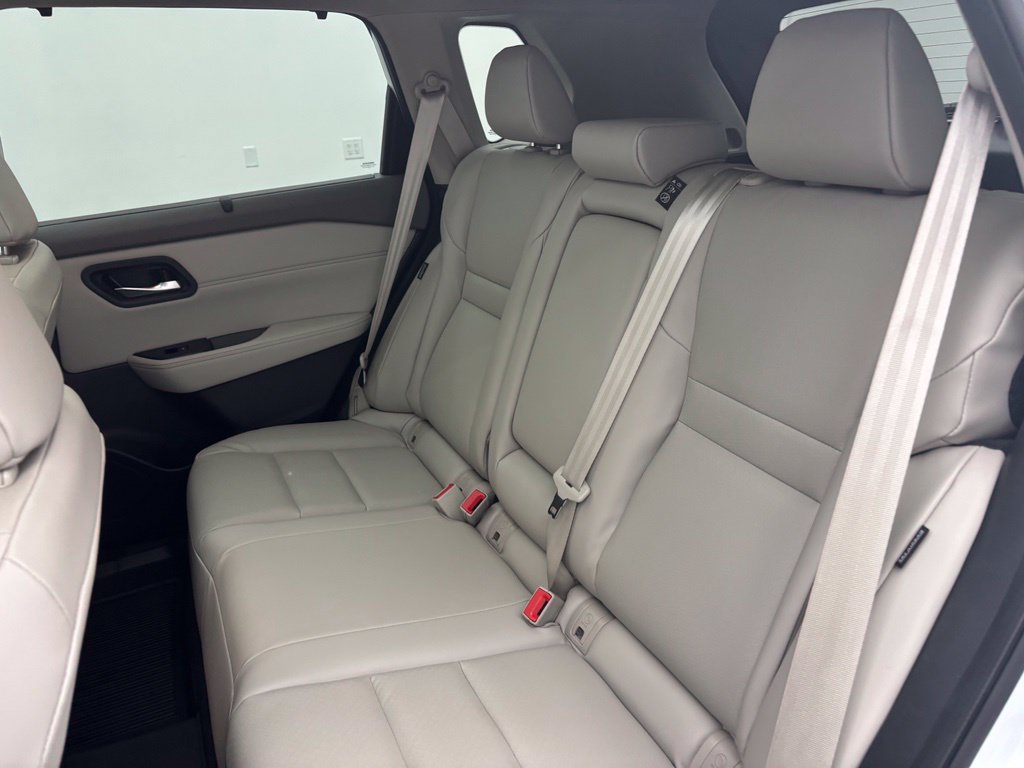 Used 2024 Nissan Rogue SV w/ SV Premium Package FWD image 39