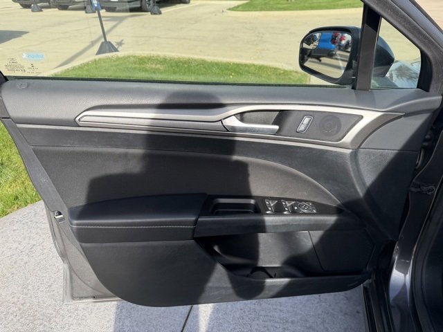 Certified 2017 Ford Fusion SE w/ Fusion SE Technology Package image 8