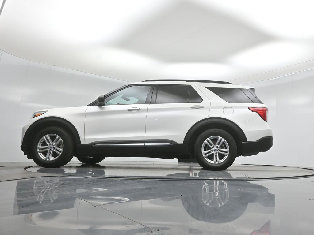 Certified 2023 Ford Explorer XLT RWD image 51