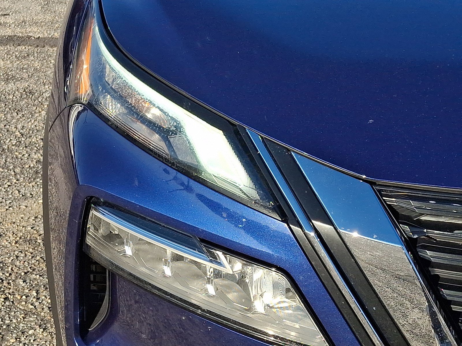 Used 2023 Nissan Rogue SV image 8