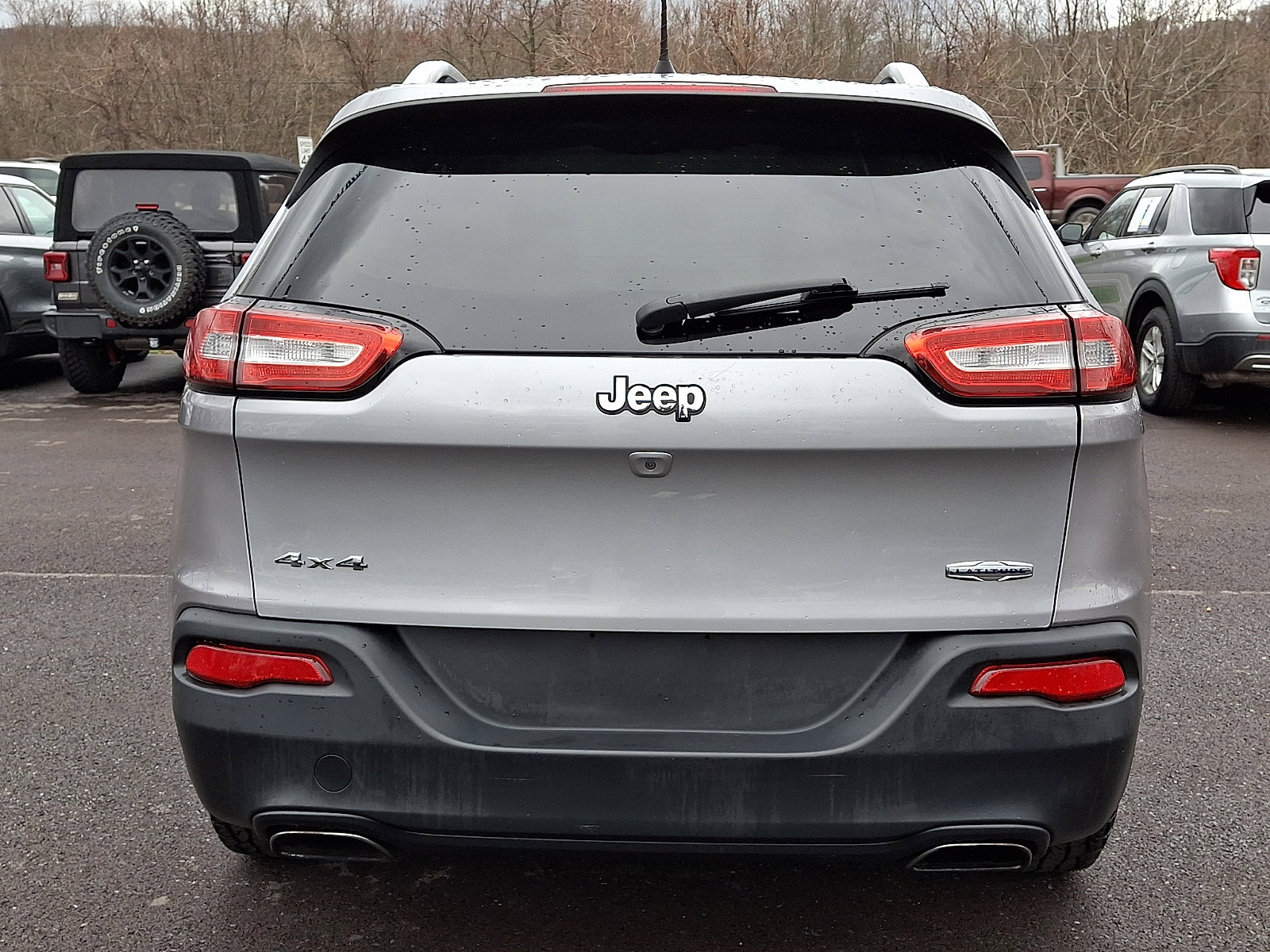 Used 2017 Jeep Cherokee Latitude w/ Cold Weather Group image 9