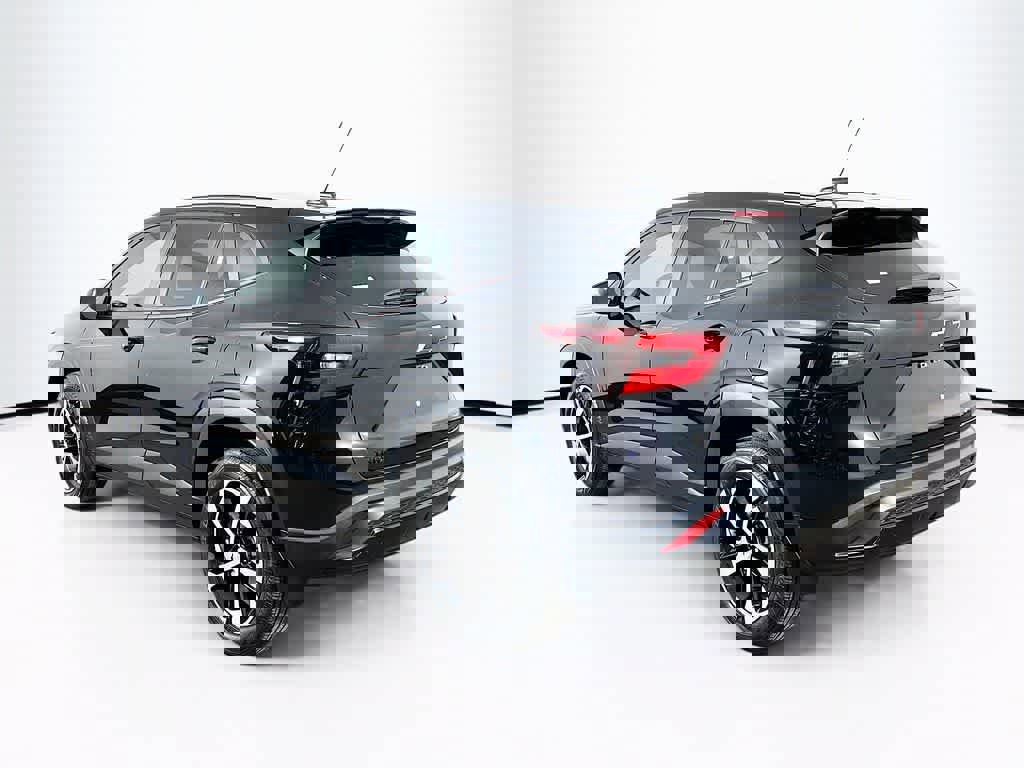 Used 2024 Chevrolet Trax RS image 3