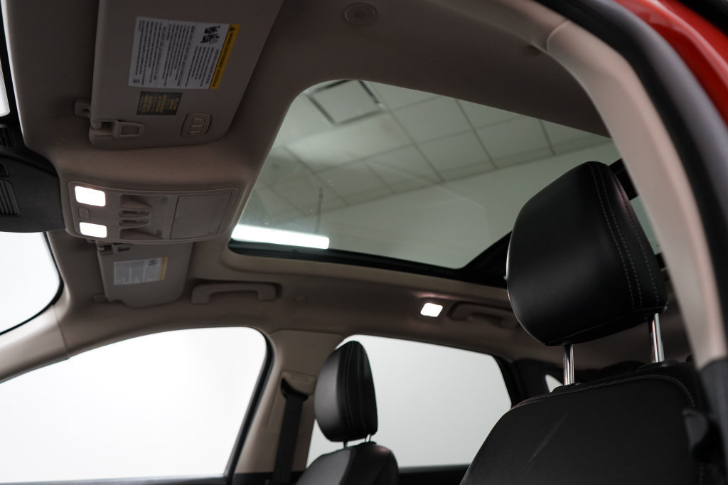 Certified 2020 Ford Escape Titanium AWD/4WD image 17