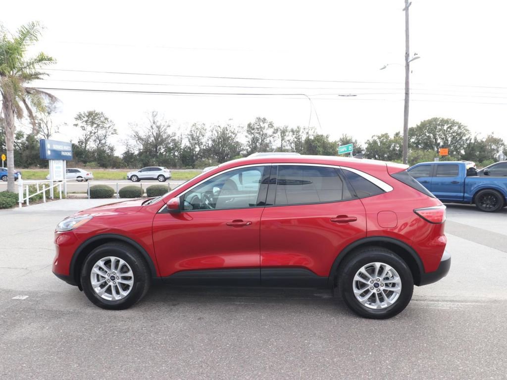 Certified 2020 Ford Escape SE image 2