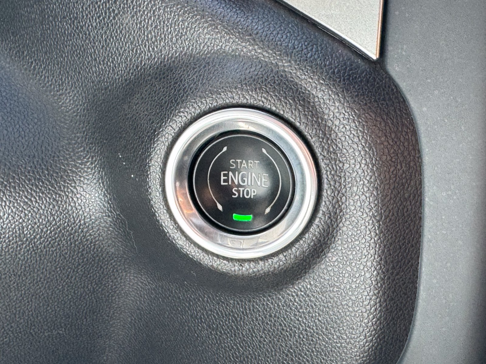 Used 2021 Chevrolet Silverado 1500 LT AWD/4WD image 23