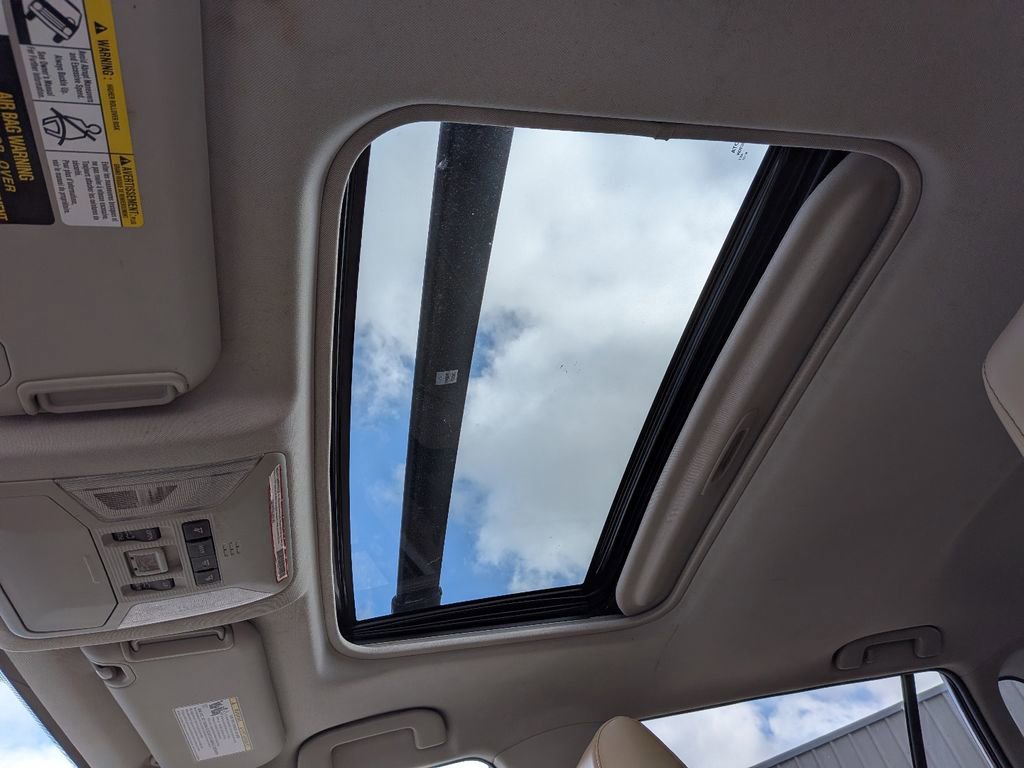 Used 2021 Toyota RAV4 XLE Premium image 22