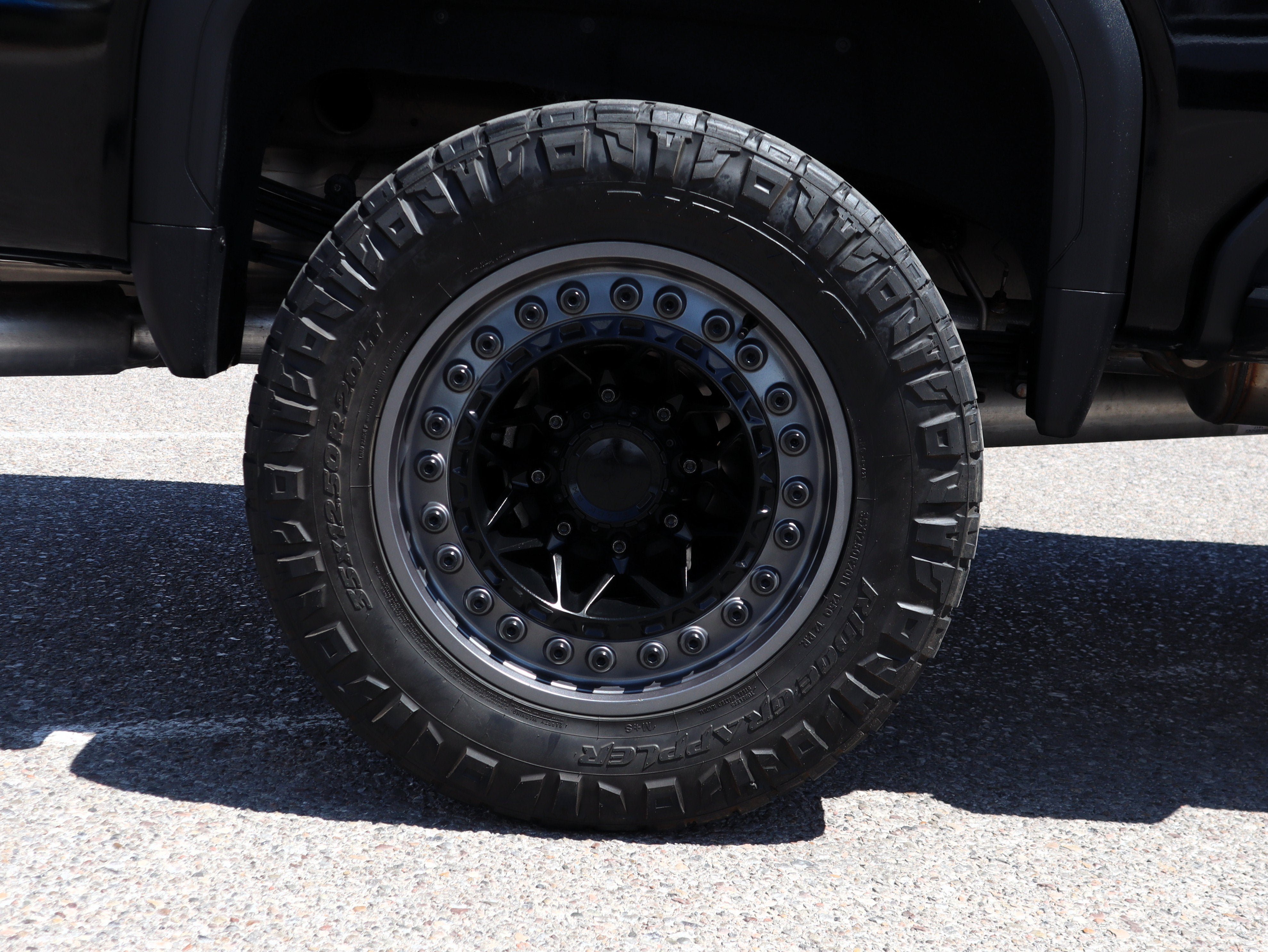 Used 2024 GMC Sierra 2500 AT4 w/ AT4 Premium Plus Package AWD/4WD image 12