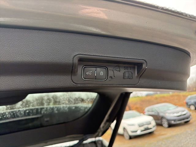 Certified 2020 Ford Explorer Limited w/ Class III Trailer Tow Package image 12