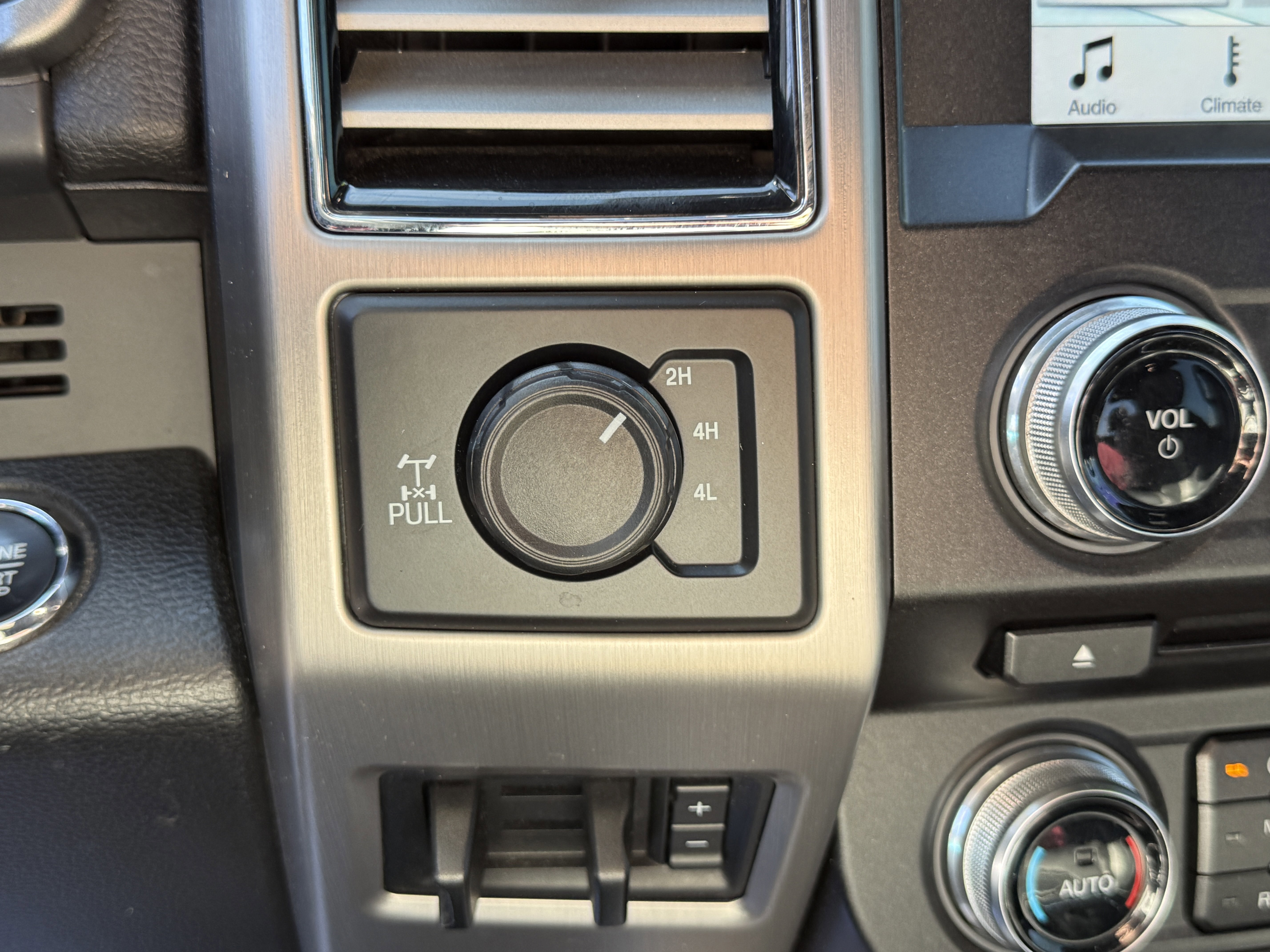 Certified 2018 Ford F250 Platinum w/ Platinum Ultimate Package image 23