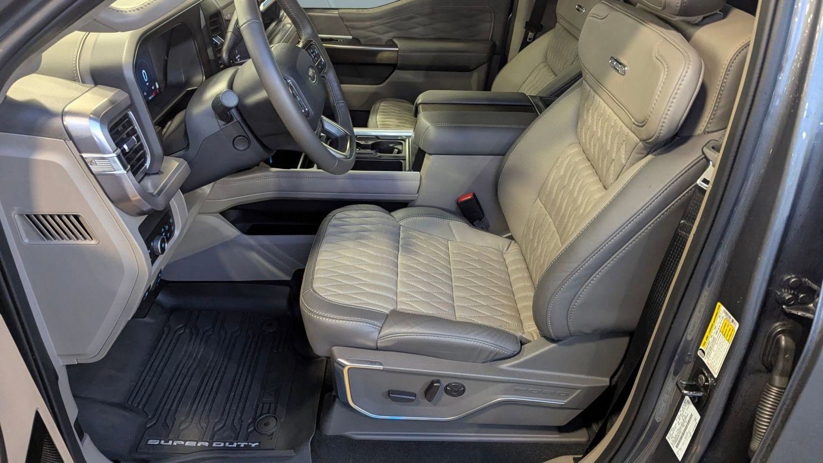 Certified 2025 Ford F350 Platinum w/ Platinum Plus Package image 10