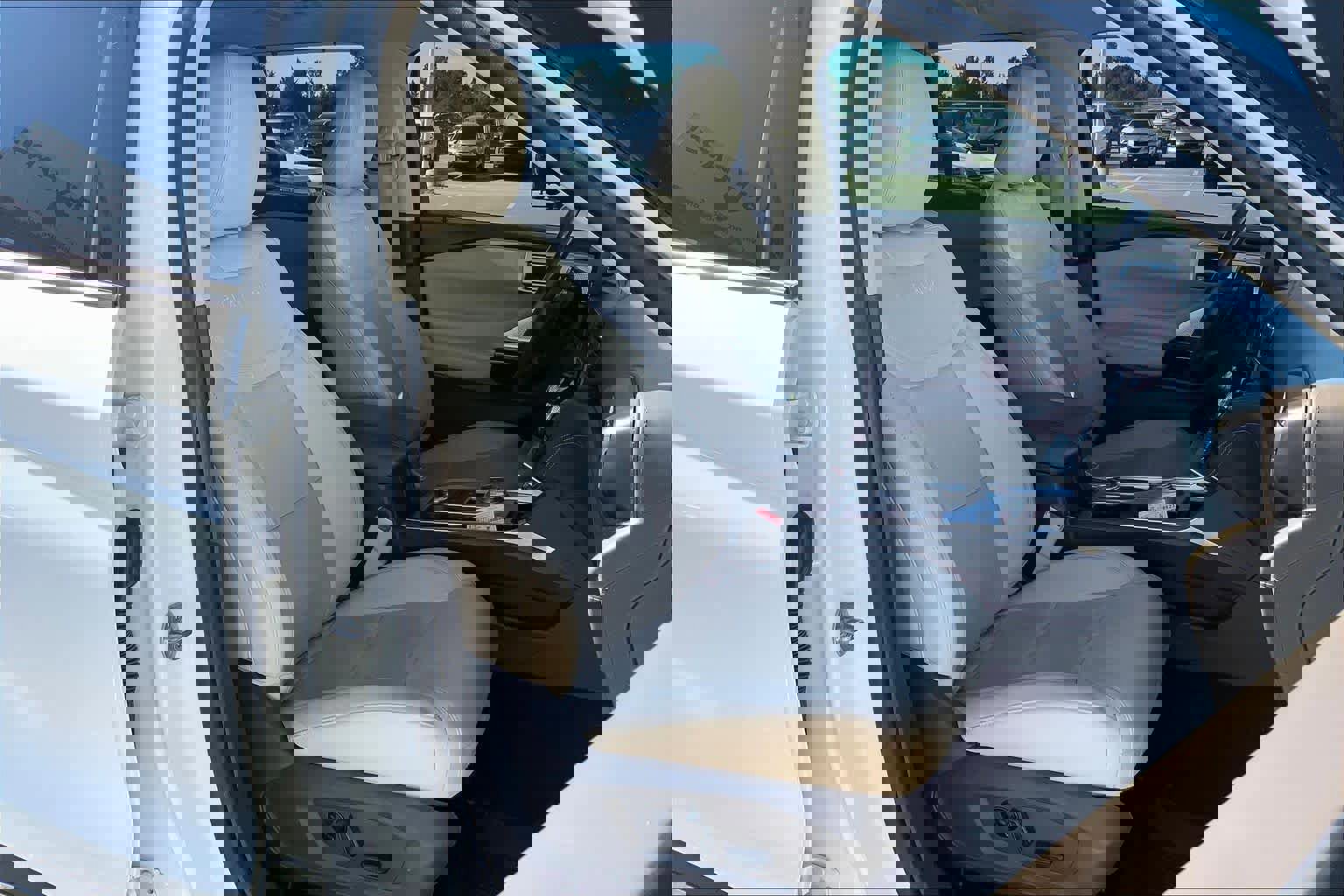 Certified 2021 Ford Explorer Platinum w/ Equipment Group 601A image 10