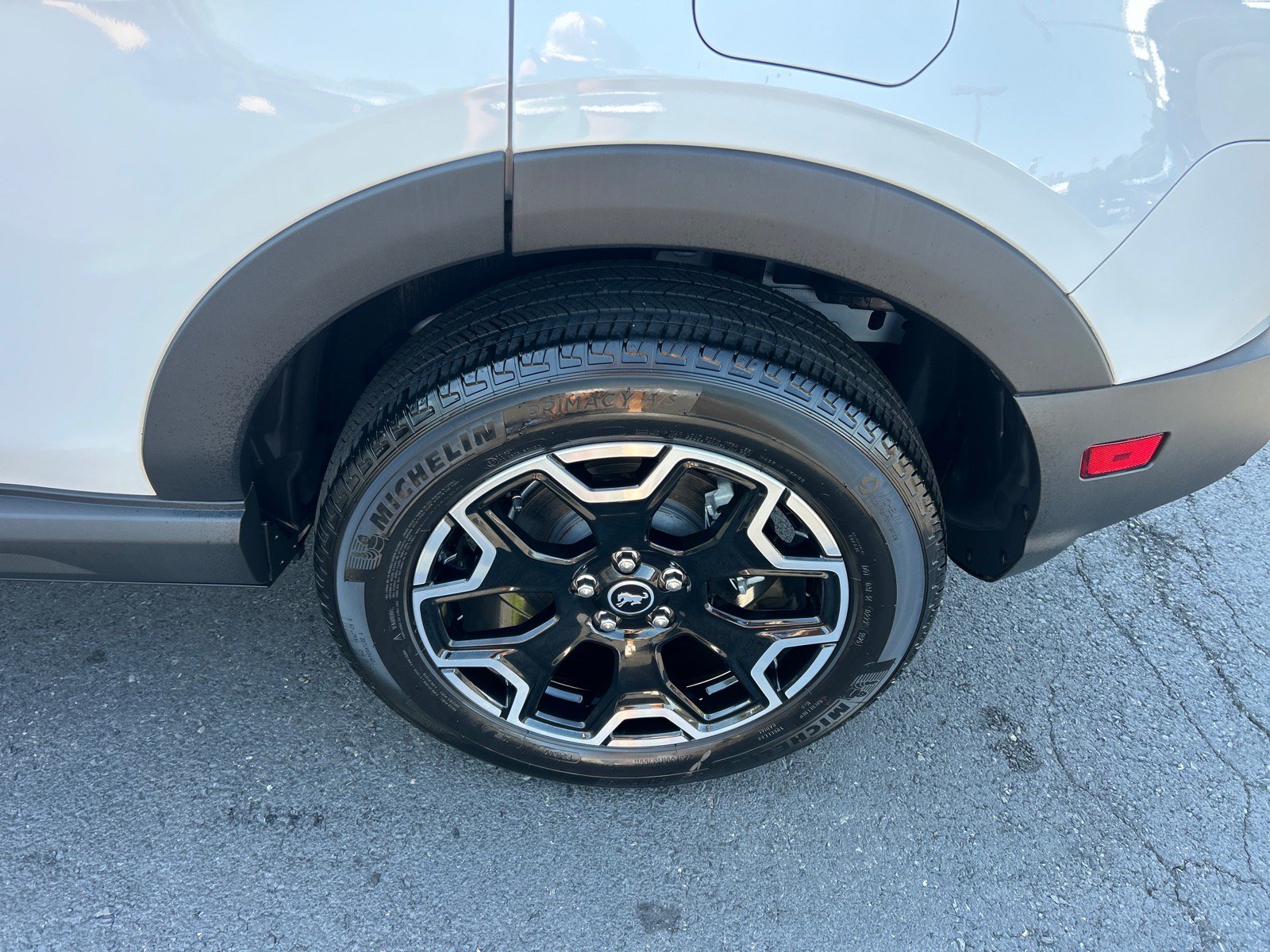 Certified 2025 Ford Bronco Sport Outer Banks w/ Outer Banks Tech Package+ AWD/4WD image 31
