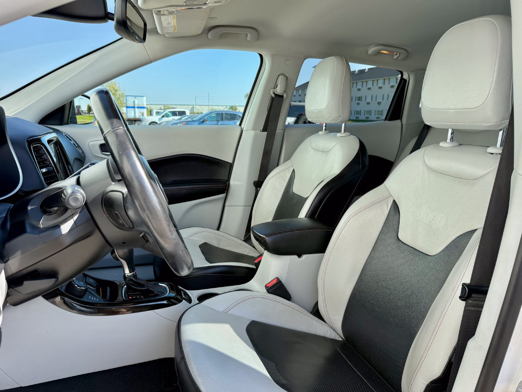 Used 2020 Jeep Compass Limited AWD/4WD image 11