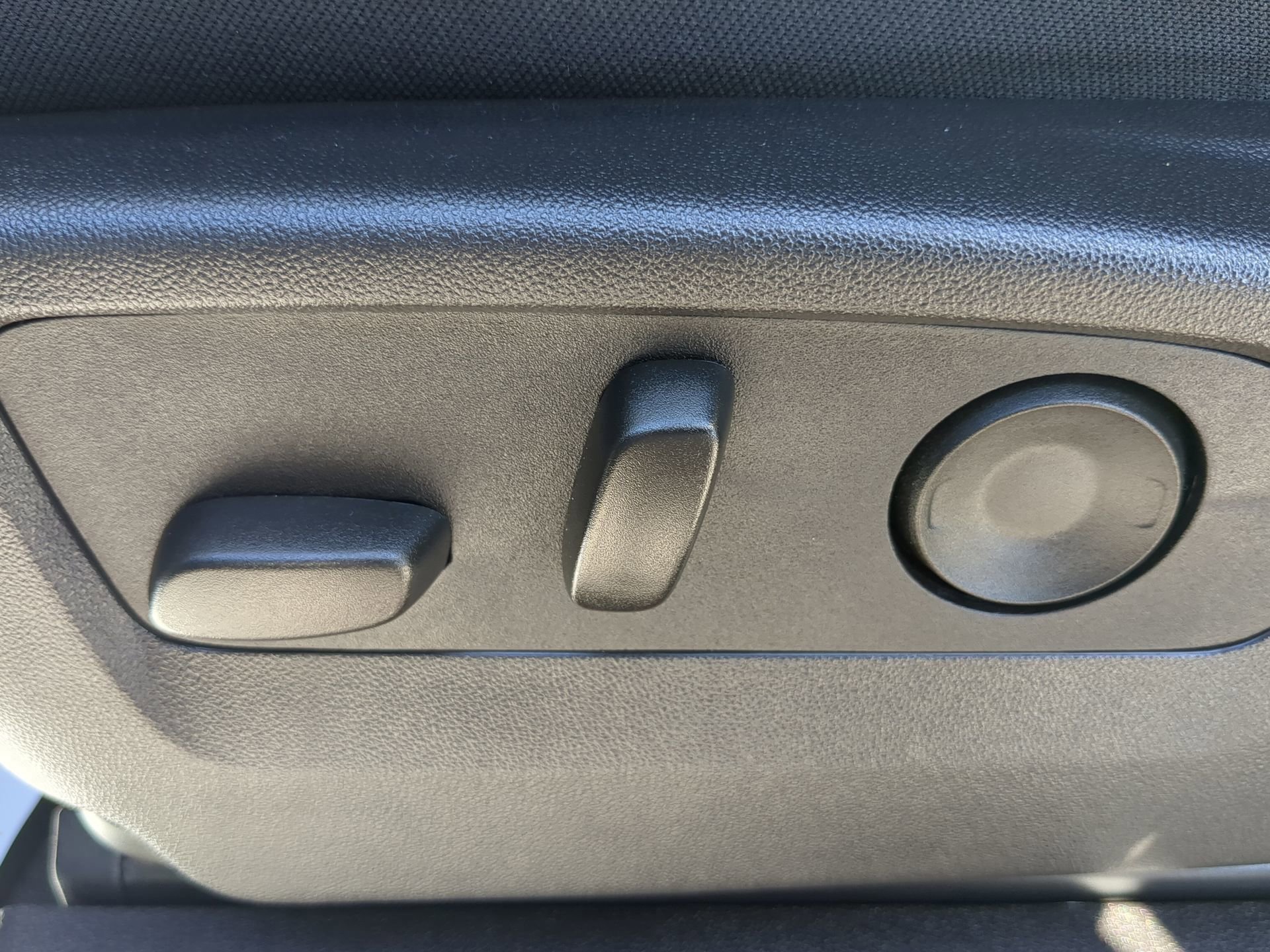 Used 2025 Chevrolet Silverado 1500 Custom w/ Turbomax Blackout Package image 49