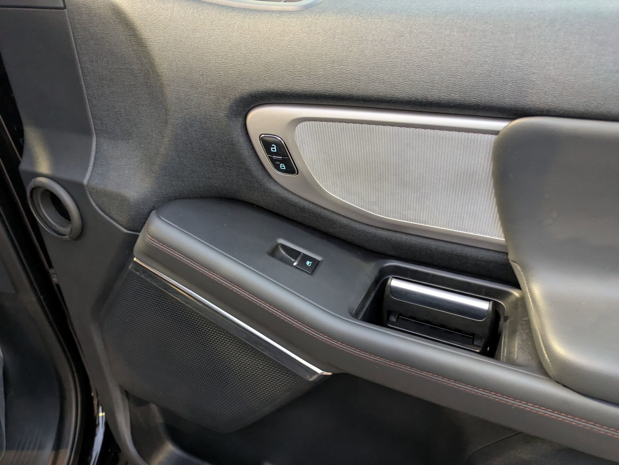 Certified 2025 Ford Expedition Active image 37