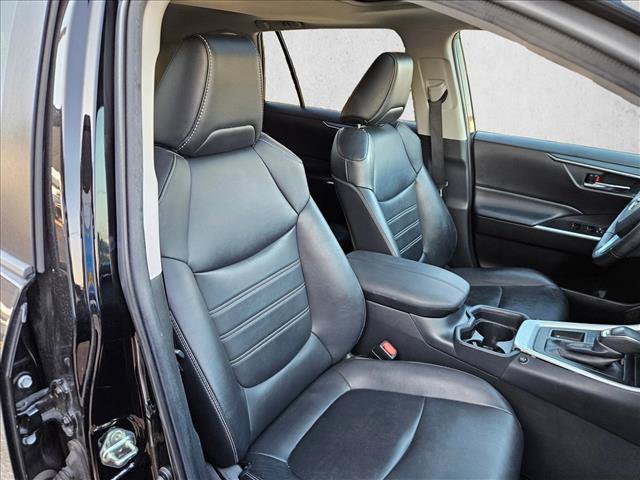 Used 2020 Toyota RAV4 XLE Premium FWD image 16