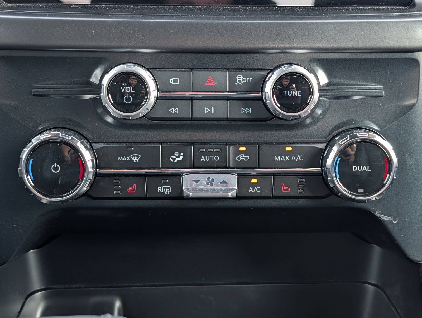 Certified 2025 Ford F150 Tremor AWD/4WD image 25