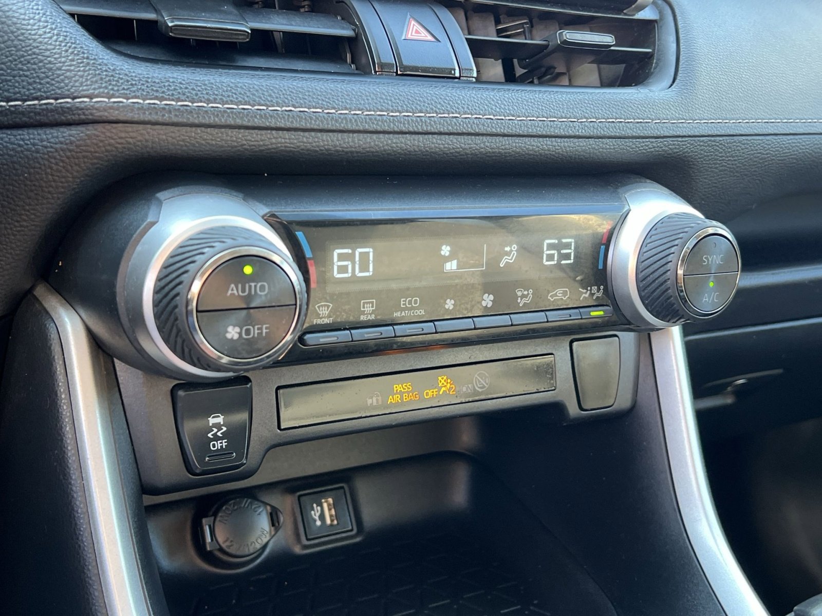 Used 2024 Toyota RAV4 XLE w/ Convenience Package AWD/4WD image 28