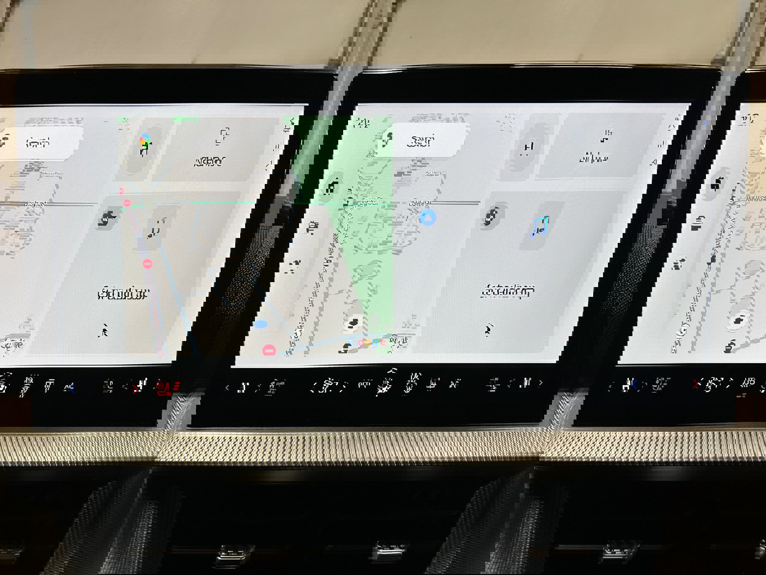 Certified 2025 Ford Explorer ST-Line image 23