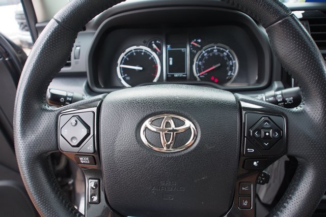 Used 2021 Toyota 4Runner TRD Off-Road Premium w/ Moonroof Package AWD/4WD image 23