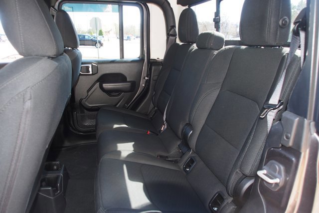 Used 2022 Jeep Gladiator Sport image 23
