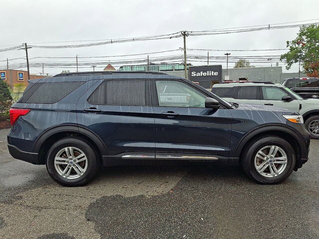 Certified 2023 Ford Explorer XLT w/ Equipment Group 202A AWD/4WD image 22