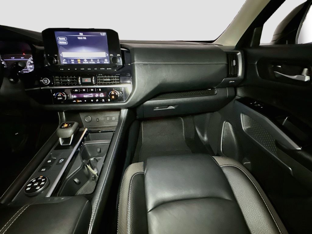 Used 2023 Nissan Pathfinder SL AWD/4WD image 31