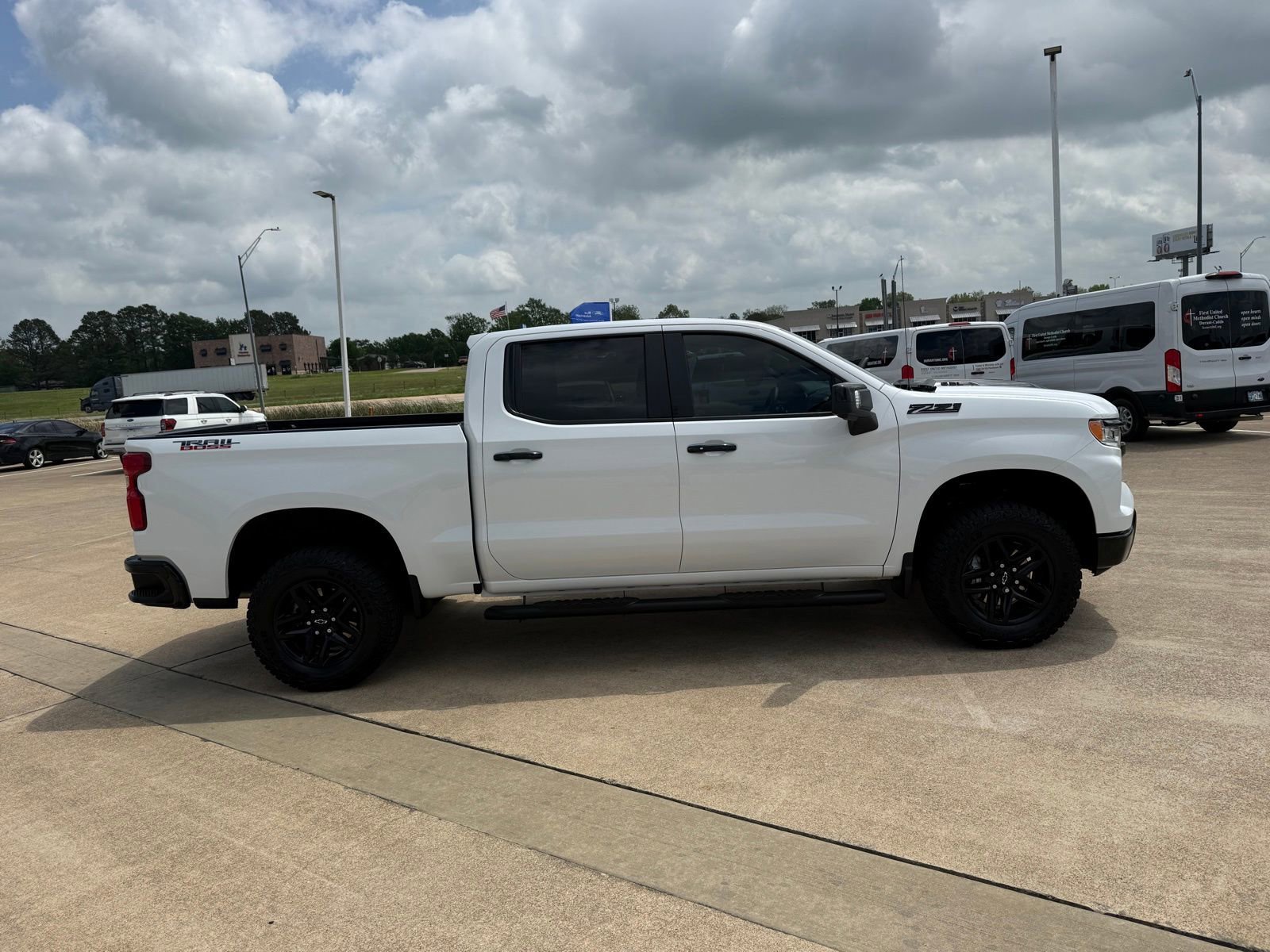 Used 2024 Chevrolet Silverado 1500 LT Trail Boss w/ LT Trail Boss Premium Package image 6