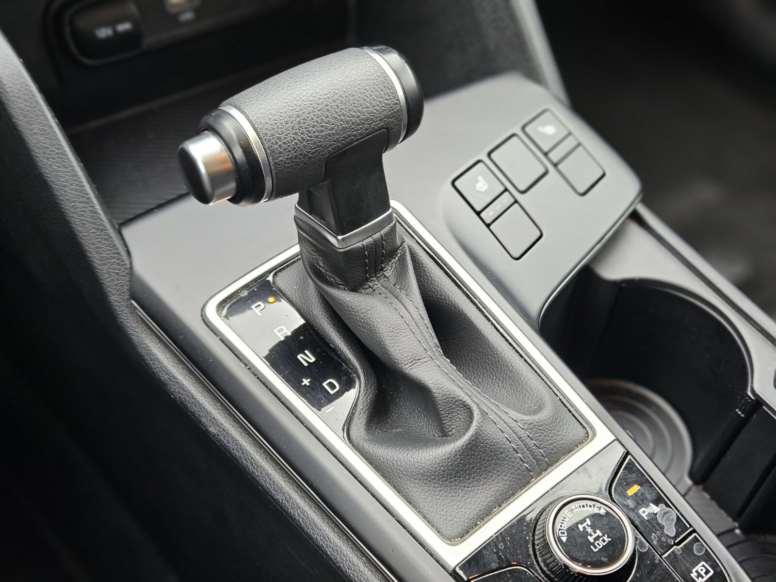 Used 2024 Kia Sportage LX image 25