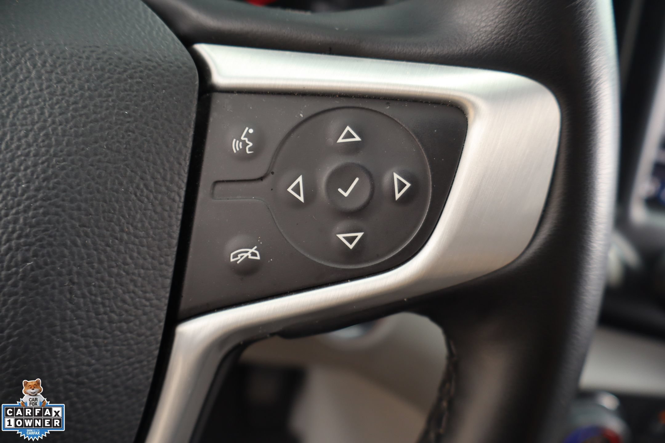 Used 2024 GMC Terrain SLT FWD image 15