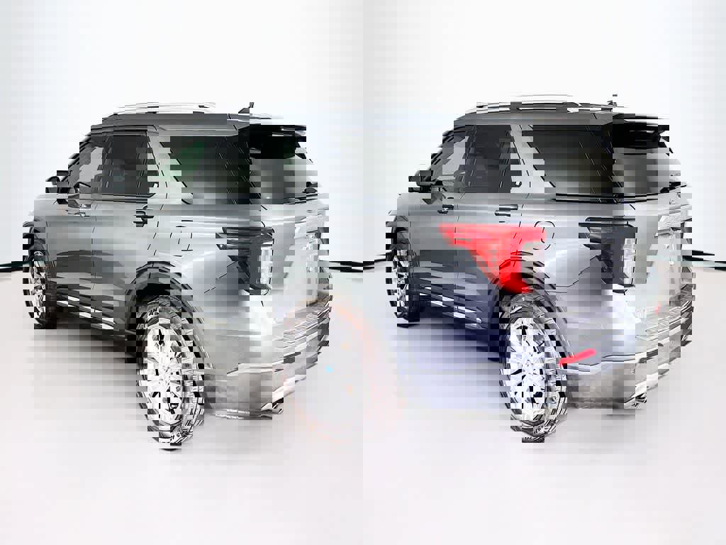 Certified 2021 Ford Explorer Limited w/ Equipment Group 301A image 4