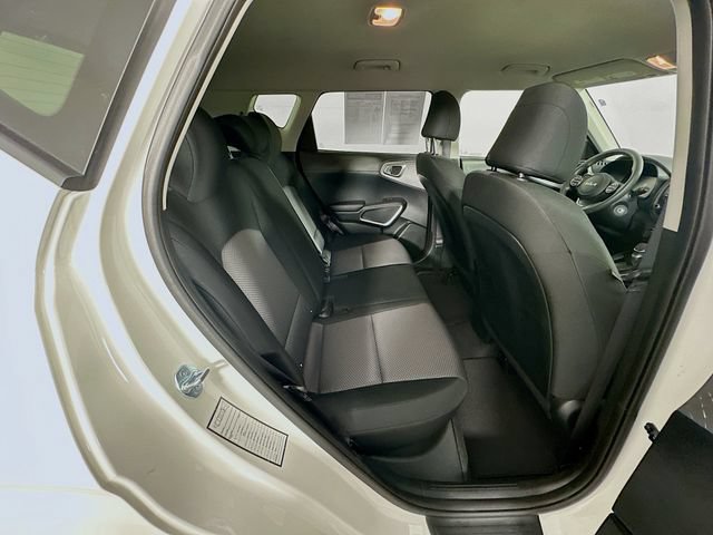 Used 2025 Kia Soul LX w/ LX Technology Package FWD image 30