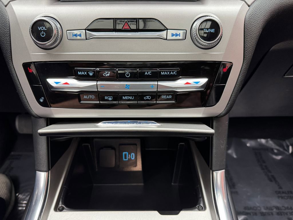 Certified 2023 Ford Explorer XLT w/ Equipment Group 202A image 21