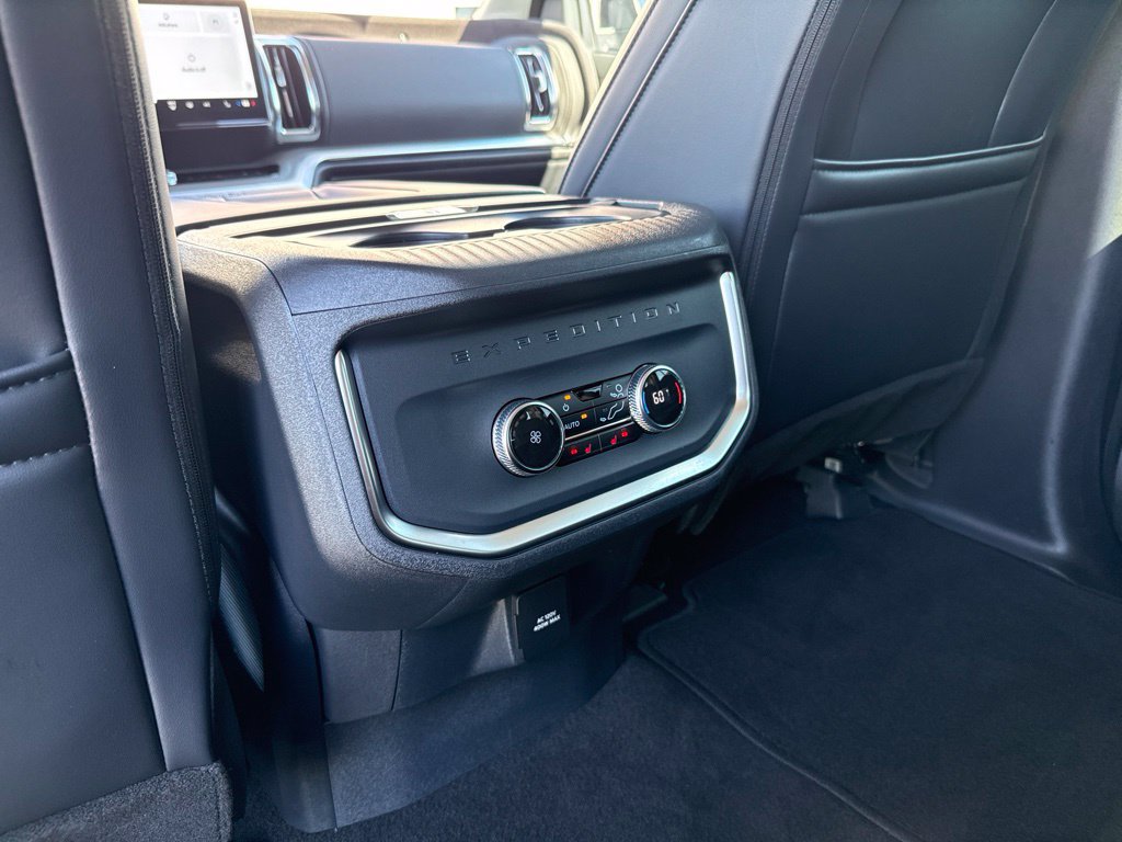 Certified 2025 Ford Expedition Platinum AWD/4WD image 40