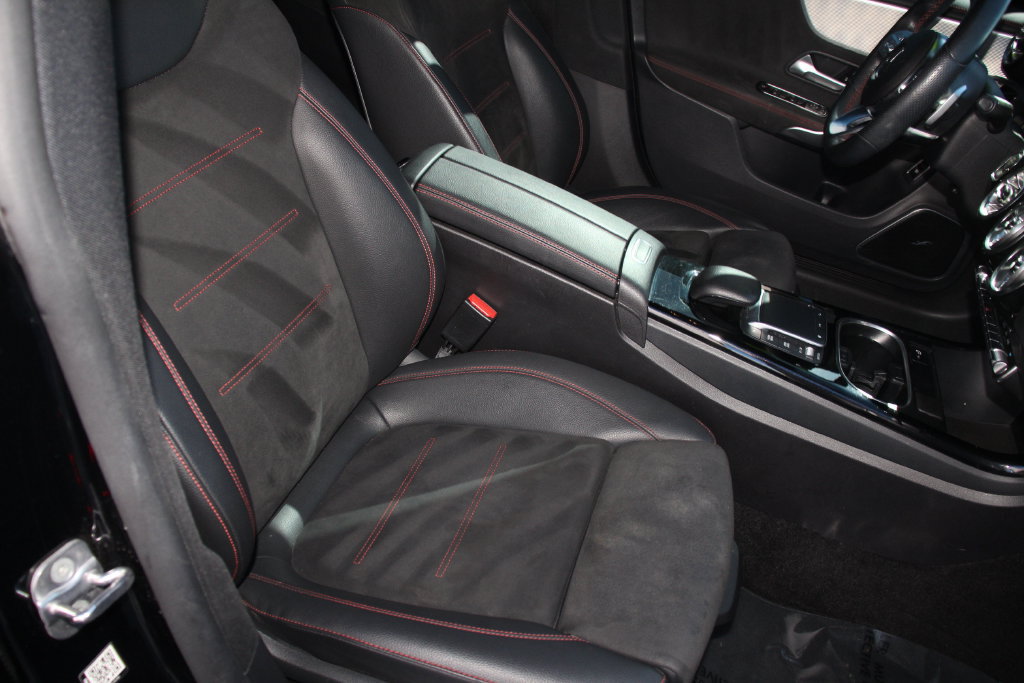 Used 2023 Mercedes-Benz CLA 250 image 28