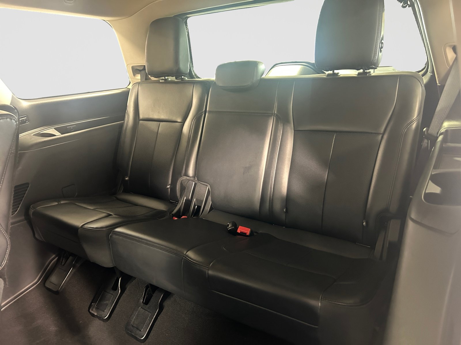 Certified 2024 Ford Expedition XLT RWD image 16