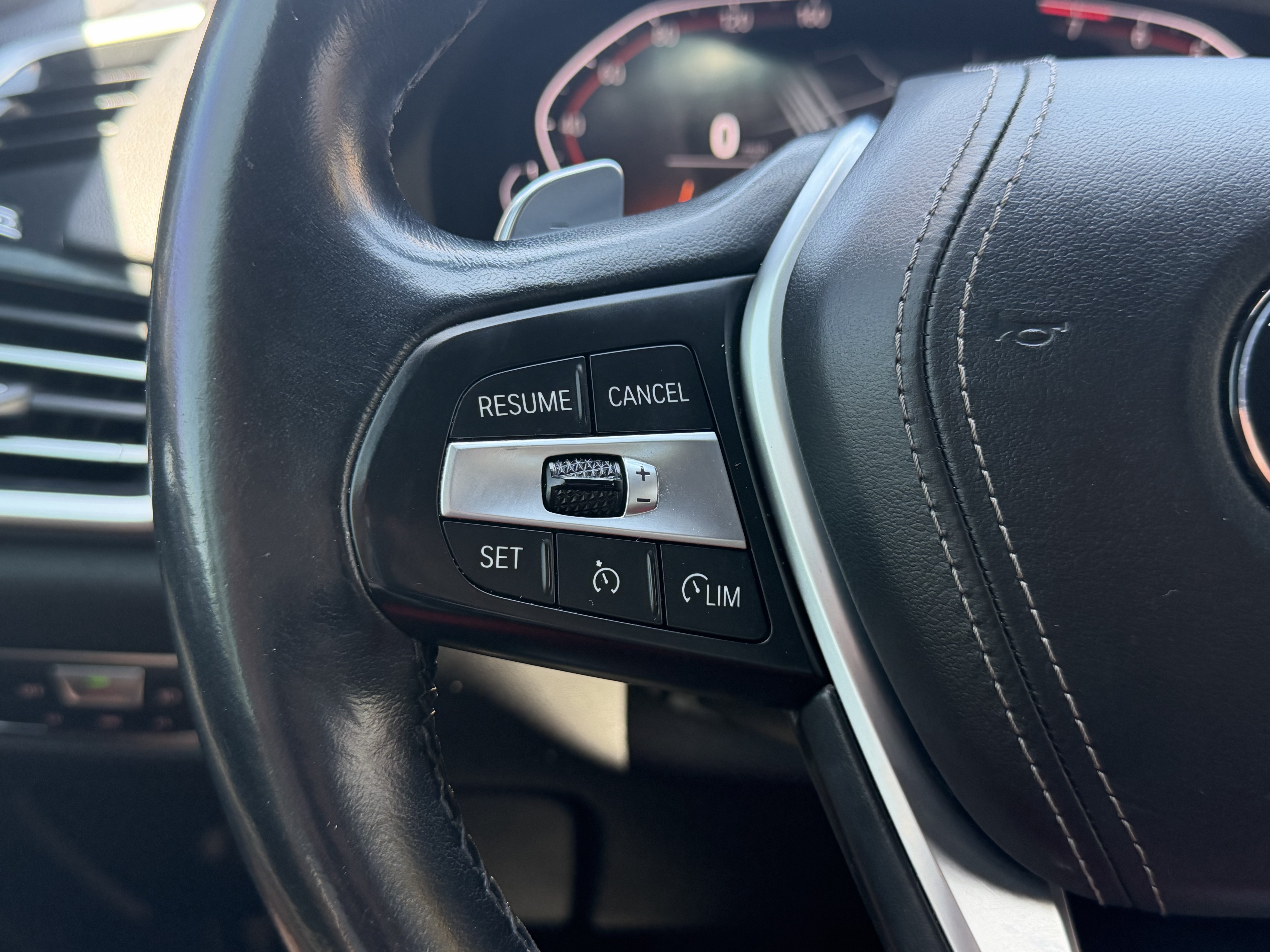 Used 2019 BMW X5 xDrive40i w/ Convenience Package AWD/4WD image 16